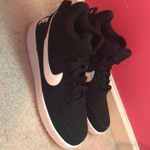 NEW Nike high top sneakers - Black